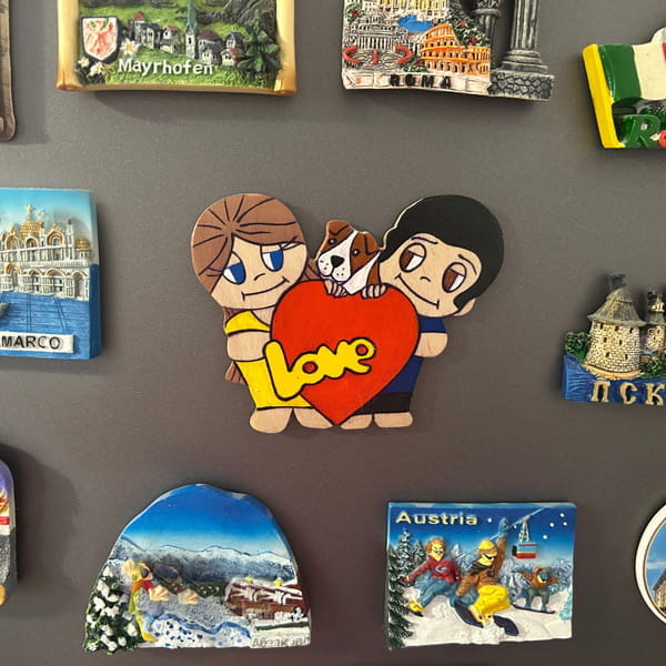 Магнит на холодильник "Любовь это"